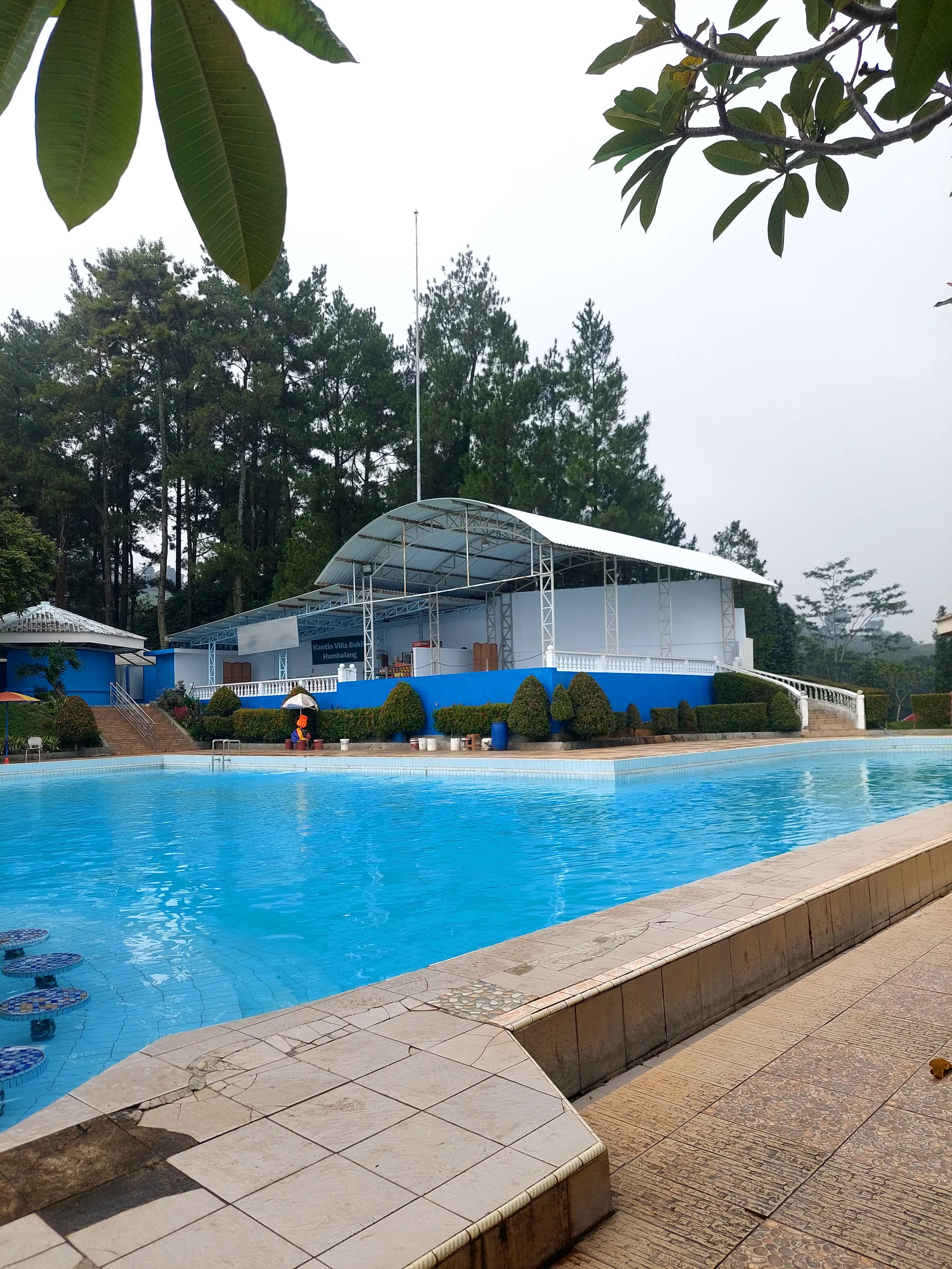 Kolam Renang Villa Bukit Hambalang