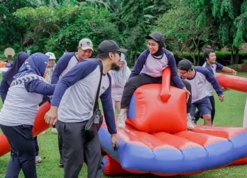 Sentul: Destinasi Favorit untuk Outbound Asik dengan Inflatable Games