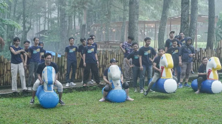 Temukan KeSeruan Baru Outbound di Villa Hambalang Sentul: Inflatable Balloon