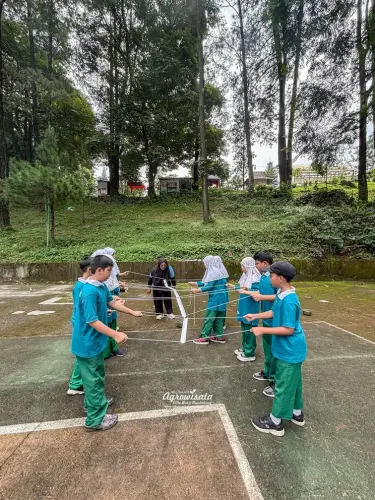 Agro Edukasi dan Outbound Villa Bukit Hambalang